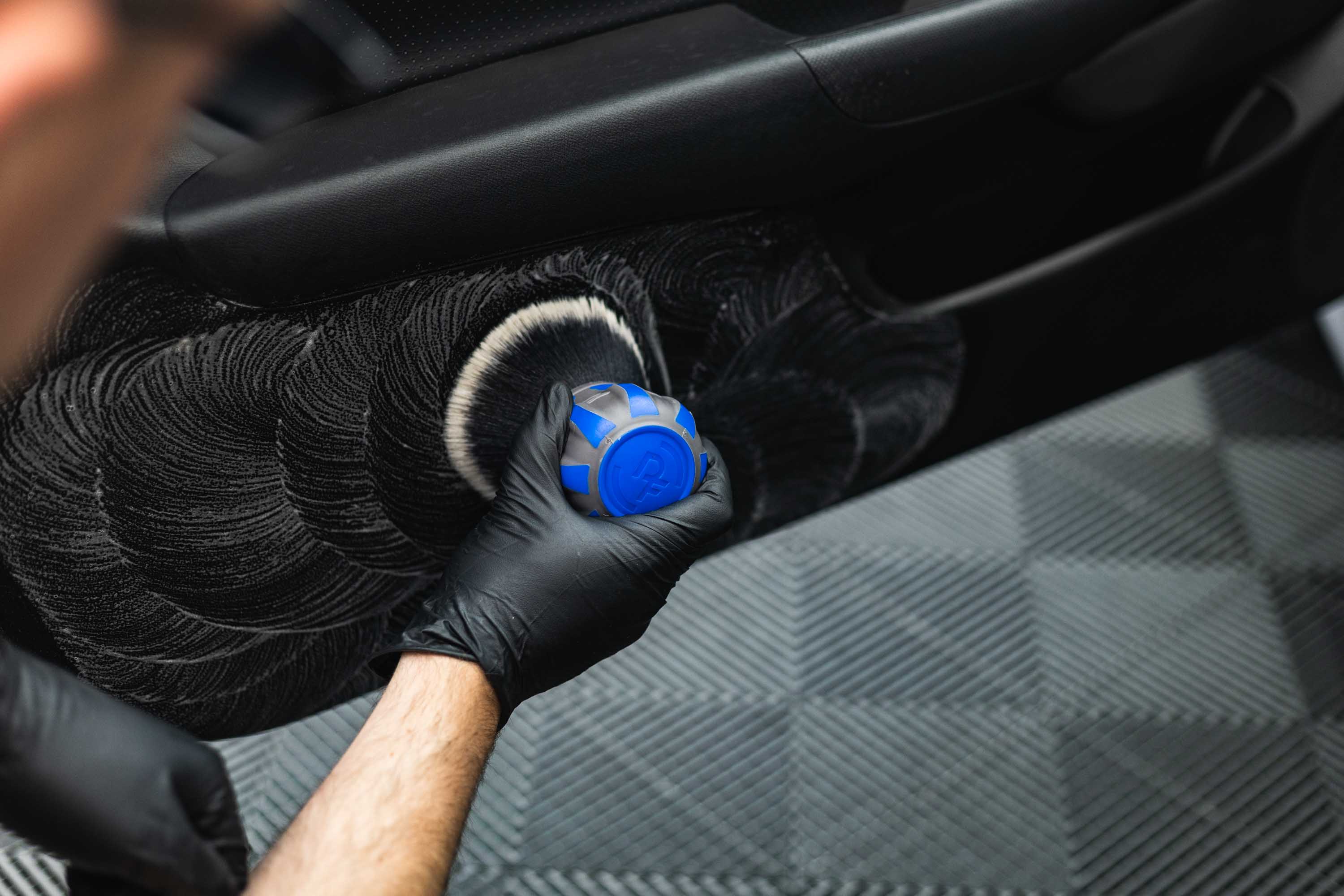 Curveball XL Synthetic Brush - Image 40